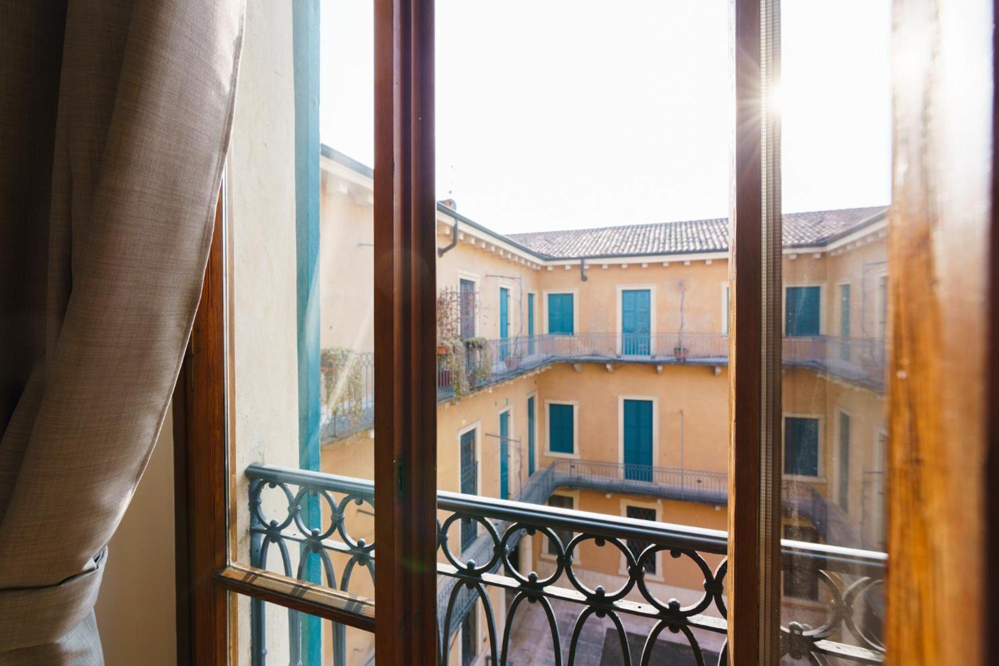 Residenza Cattaneo Lägenhet Verona Exteriör bild